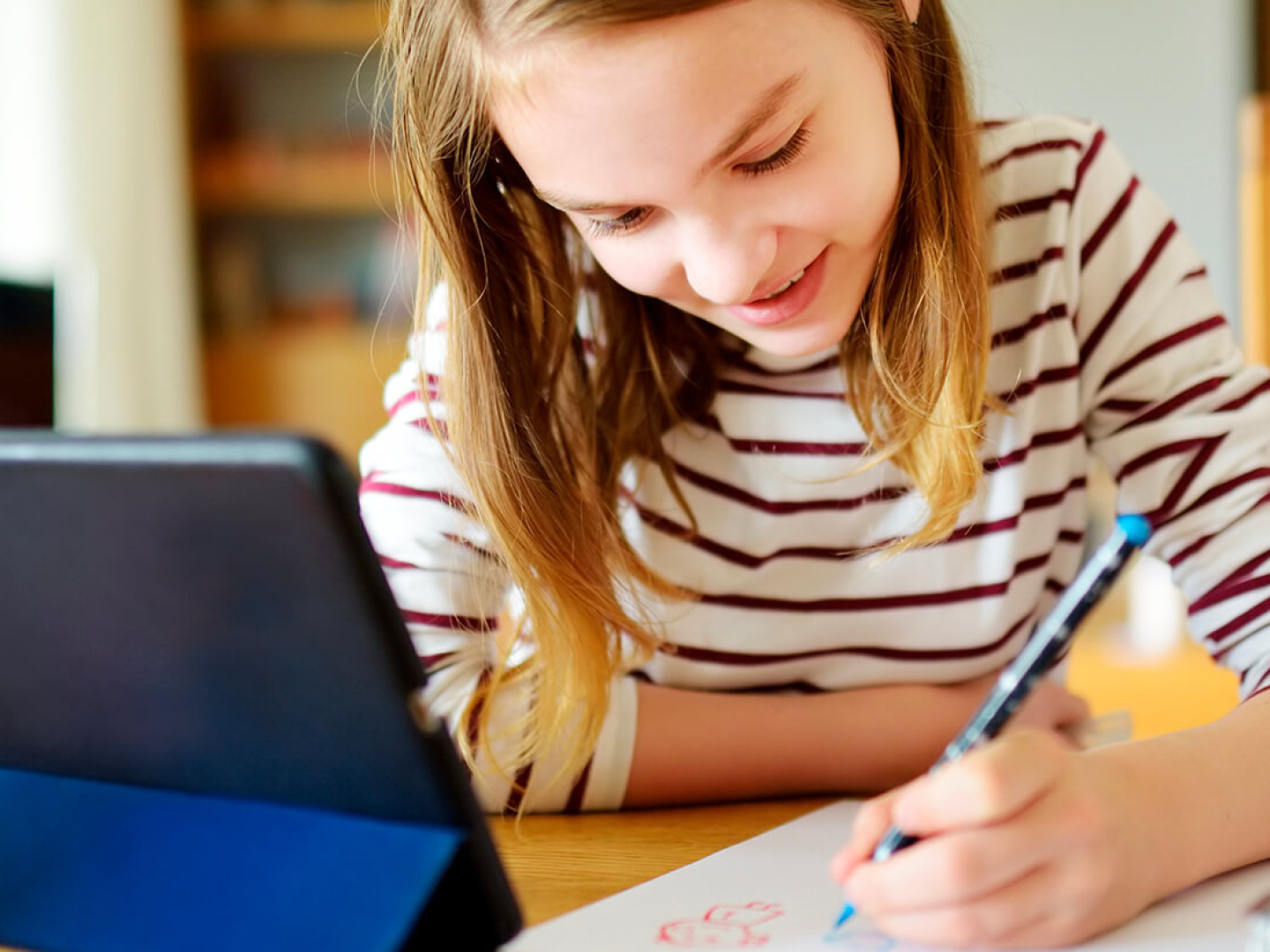 El tener hábitos positivos en la casa ayuda a que los niños mejoren su nivel escolar.