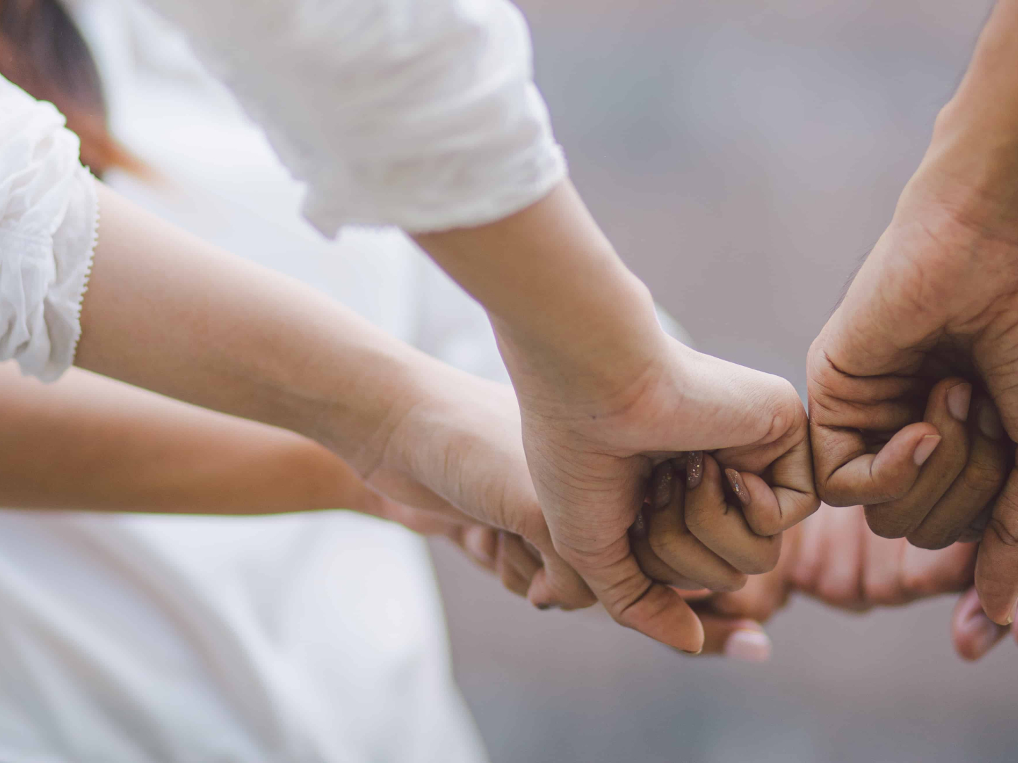 Fundaciones de ayuda social en Ecuador: Puños unidos por la ayuda social