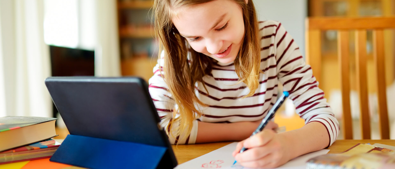 El tener hábitos positivos en la casa ayuda a que los niños mejoren su nivel escolar.